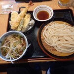 久兵衛屋 - 肉つけ汁うどん特大海老セット
