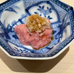 Ginza Sushi Nakahisa - 大トロを筋から剥がしてあります。脂が爽やかですね。辛味大根とよく合います。