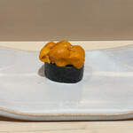 銀座 鮨 奈可久 - 馬糞雲丹。言わずもがな！