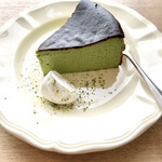 カフェ フオネ - 抹茶のバスクチーズケーキ