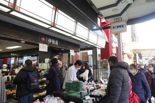 Fukagawa Iseya - ここで選んで店内へ・・