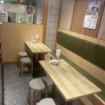 ヤキガキヤ 牡蠣とスシ - ソファー席