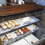 マーガレット - 可愛い大人ケーキが並ぶショーケース