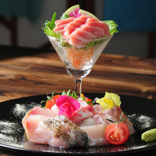 In addition to Creative Cuisine such as sashimi made with seasonal fresh fish, we also offer Game Meat Dishes.