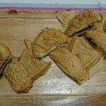 大阪屋 - たい焼きの中は  小倉あん カスタード チョコレート