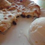 シルジャナ - ラムレーズンナン+アイスクリーム