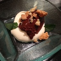 ロッシ - 柚子風味のチョコレートムースと
