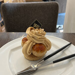 パティスリー・パリセヴェイユ - サントノーレキャラメル　800円。