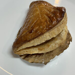 パティスリー・パリセヴェイユ - パイつよめ。ショウソン　ポンム　500円。