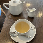 パティスリー・パリセヴェイユ - え？薄い。。紅茶　ダージリン　750円。