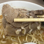 庵悟 - チャーシューは王道のど真ん中。ラーメンのチャーシューと言えばコレ。