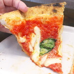 Il Germe - 马苏里拉奶酪的存在感特别强烈。可以根据个人喜好淋上辣椒橄榄油。