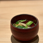 匠 進吾 - 青柳と芹をかつお出汁で。美味しい♪