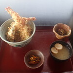 Shouya - 味噌汁・小鉢・漬物が付きます