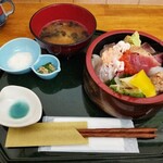 海鮮丼専門店 たろうまる - 2023年1/10の【上海鮮丼】税込1,500円はその日の仕入れで内容が異なるそうです!