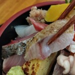 海鮮丼専門店 たろうまる - 自慢ののどぐろ、確かに美味しい!