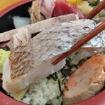 海鮮丼専門店 たろうまる - 厚切り!