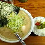 カマリヤ 大将 - ラーメン＋味付玉子＊2＋のり増＋ライス