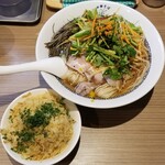 Rock’anDo - うさぎ芹そば＋兎肉と人参のバターライス