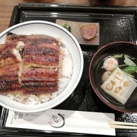 うなぎ家 しば福や - 鰻並丼　奈良漬けが嬉しい