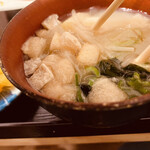 亜麻色 - 味噌汁の具の多さ