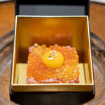 横浜 うしみつ - 黄金ユッケ