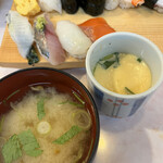 Hisago Zushi - 食べ始めたら、後からお椀と茶碗蒸しが提供されました。