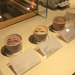 カヌレとアイス - ショーケース　アイス。