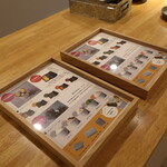 カヌレとアイス - メニュー。