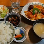 HATSUMOMIJI - 酢豚定食680円