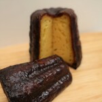 カヌレとアイス - 4つに切るのが良いそうです。