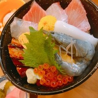 海鮮丼