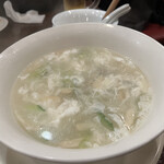 Shanhai Shokuen - 2301_上海食苑 本店_宴会お得コース(飲み放題付き)＠3,980円_かにの卵白スープ