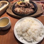 鉄板王国 - ミックスロックステーキ・ハンバーグ定食