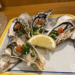 味のまる藤 - 殻牡蠣