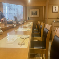 すし 堺 - カウンター12席(1階)