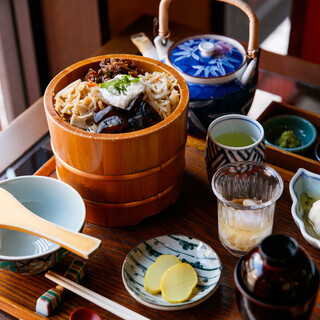 ギャラリー&ビストロ べんがらや_0