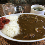 アーモンド - カレーライス(850円) サラダ・スープ・ドリンク付