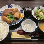 活魚 魚一 - 豚の角煮定食　1000円