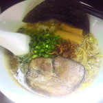 鶏白湯煮干醤油　700円