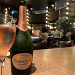 Peter Luger Steak House Tokyo - まずは泡で！