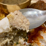 スパイスカレー あかつ亭 - チャツネ豆かな？