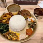 スパイスカレー あかつ亭 - ダルバート 大根と鯖のカレー+豚バラマサラ