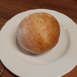 オステリア プロフーモ - 全粒粉のパン