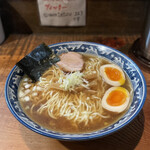 めん処 樹 - 醤油らあ麺¥850、大盛り無料、味玉¥100