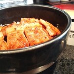 きんちゃん - 激辛味噌豚丼　バラ肉(￥700)。写真のご飯は少なめ。