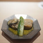 鮨 西崎 - 牡蠣オリーブオイル煮浅葱...