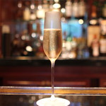 THE BAR - Moet & Chandon Champagne Brut