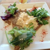 TOOTH TOOTH GARDEN RESTAURANT - 帆立と淡路島産新玉ねぎのクリーム煮ガレット