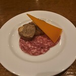 カーヴ - アミューズ